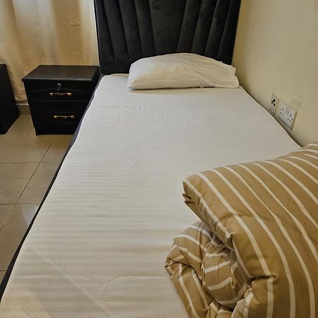 Paradiso Backpackers Nest Abu Dhabi Eksteriør billede